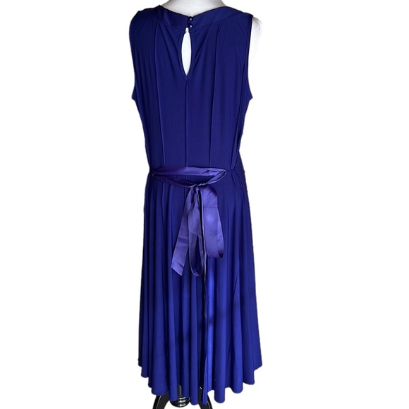 〰️ Forever Woman Beaded Neck Dress 〰️ - Picture 10 of 10